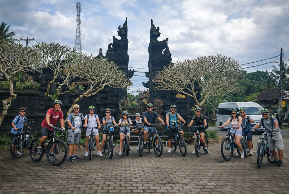 easy cycling ubud with family