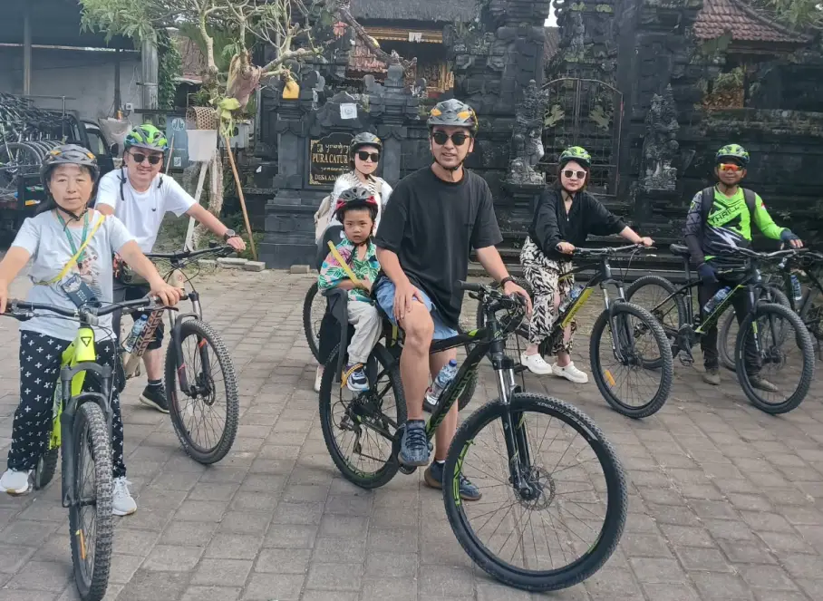 Ubud Bike Tour with Children and Grandparents